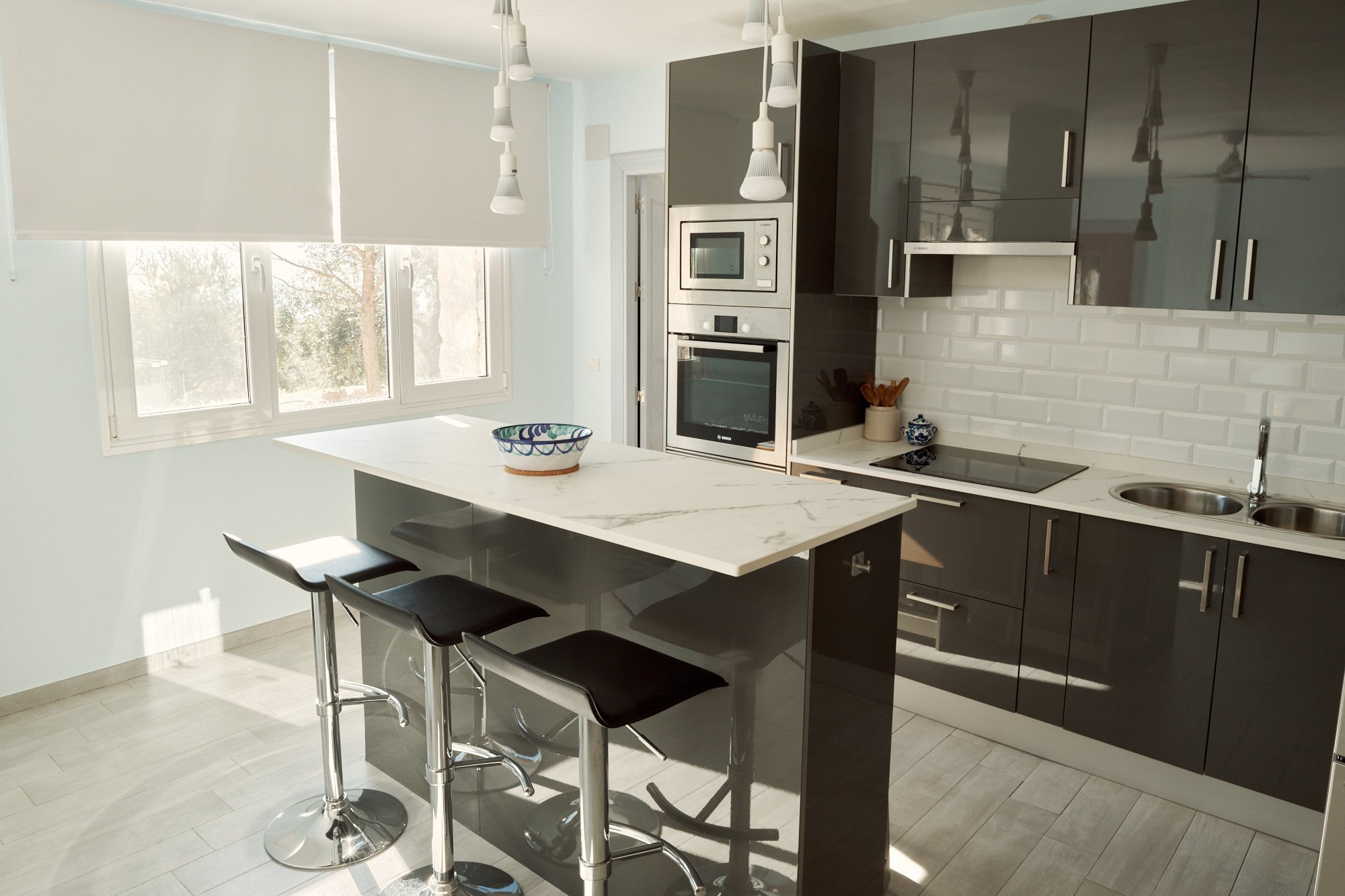 Fully equipped kitchen in the Casa del Bienestar apartment