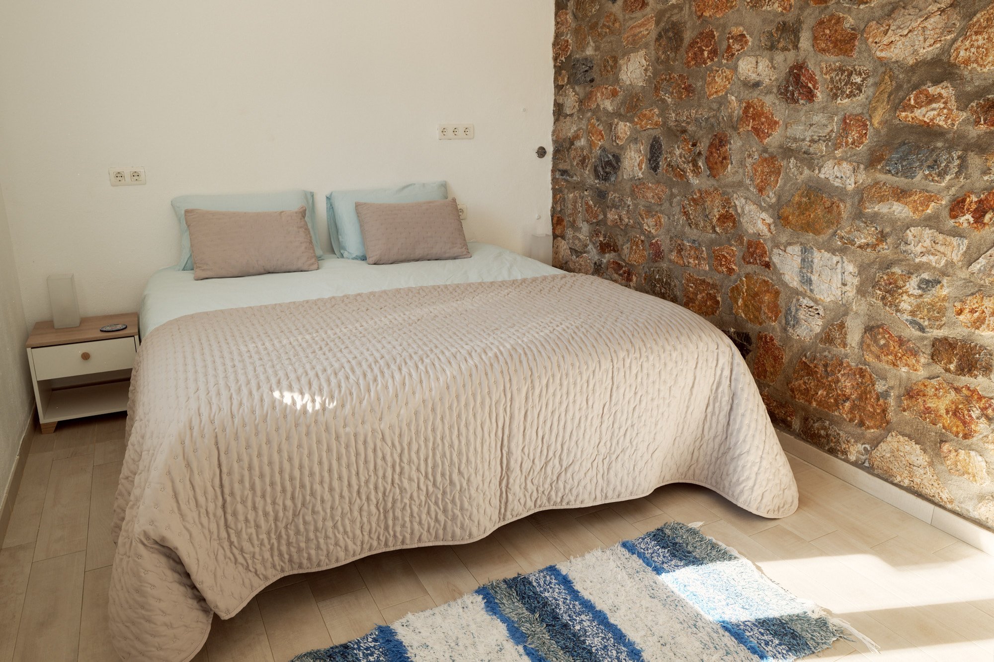 Main bedroom at Casa del Bienestar with flexible bed setup